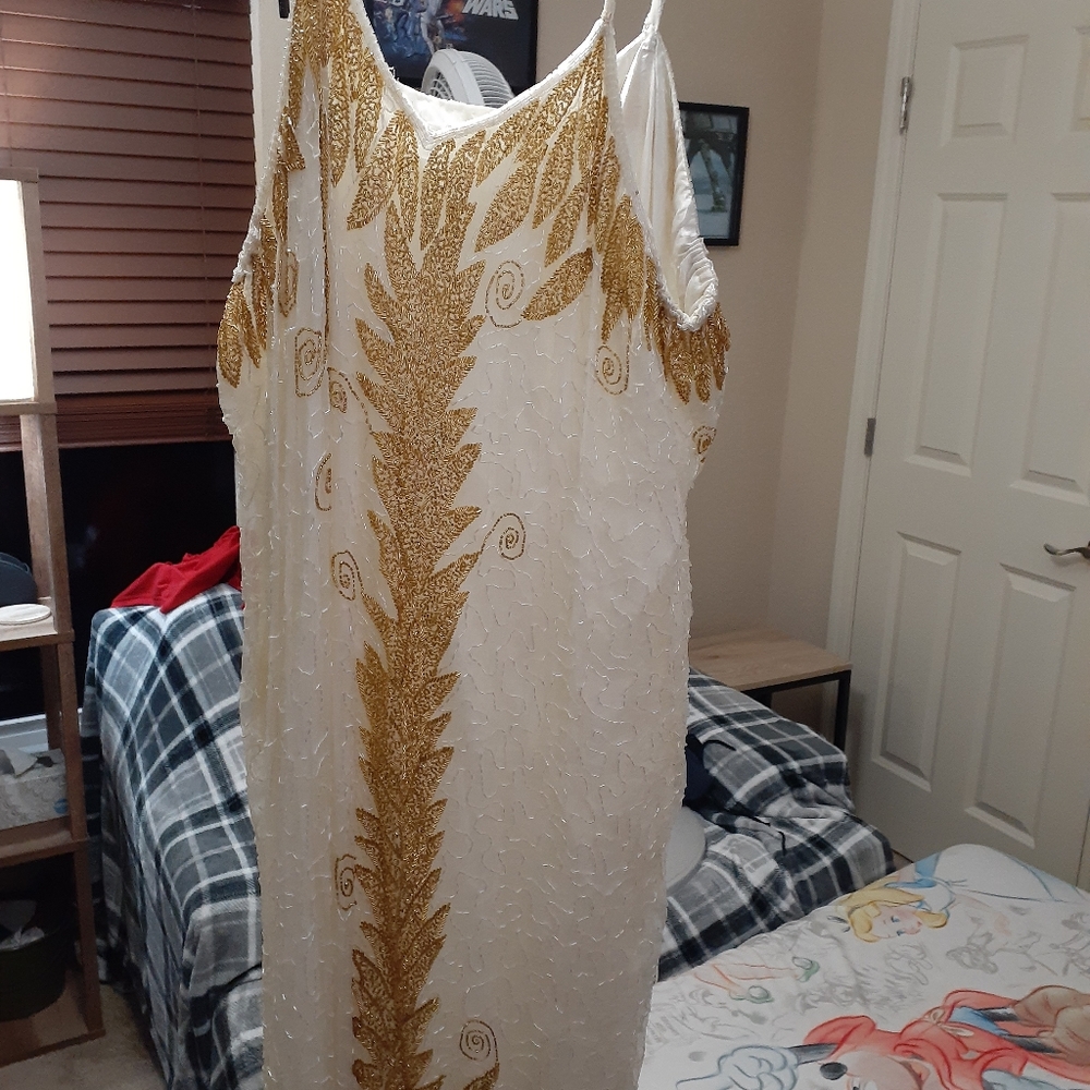 White and gold beaded dress 4xl